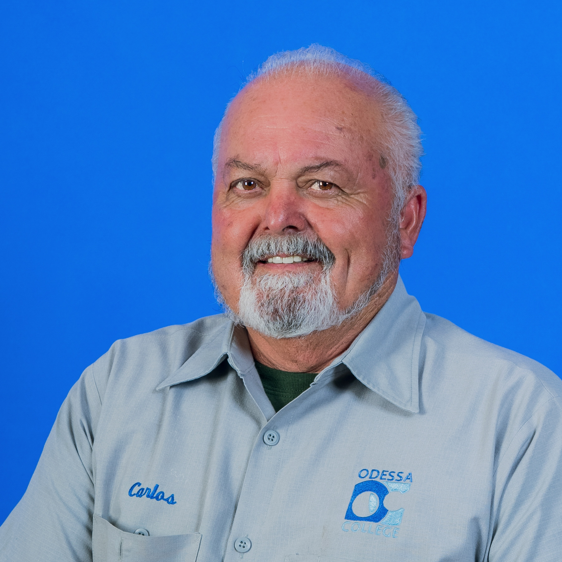 Headshot of Carlos Roman