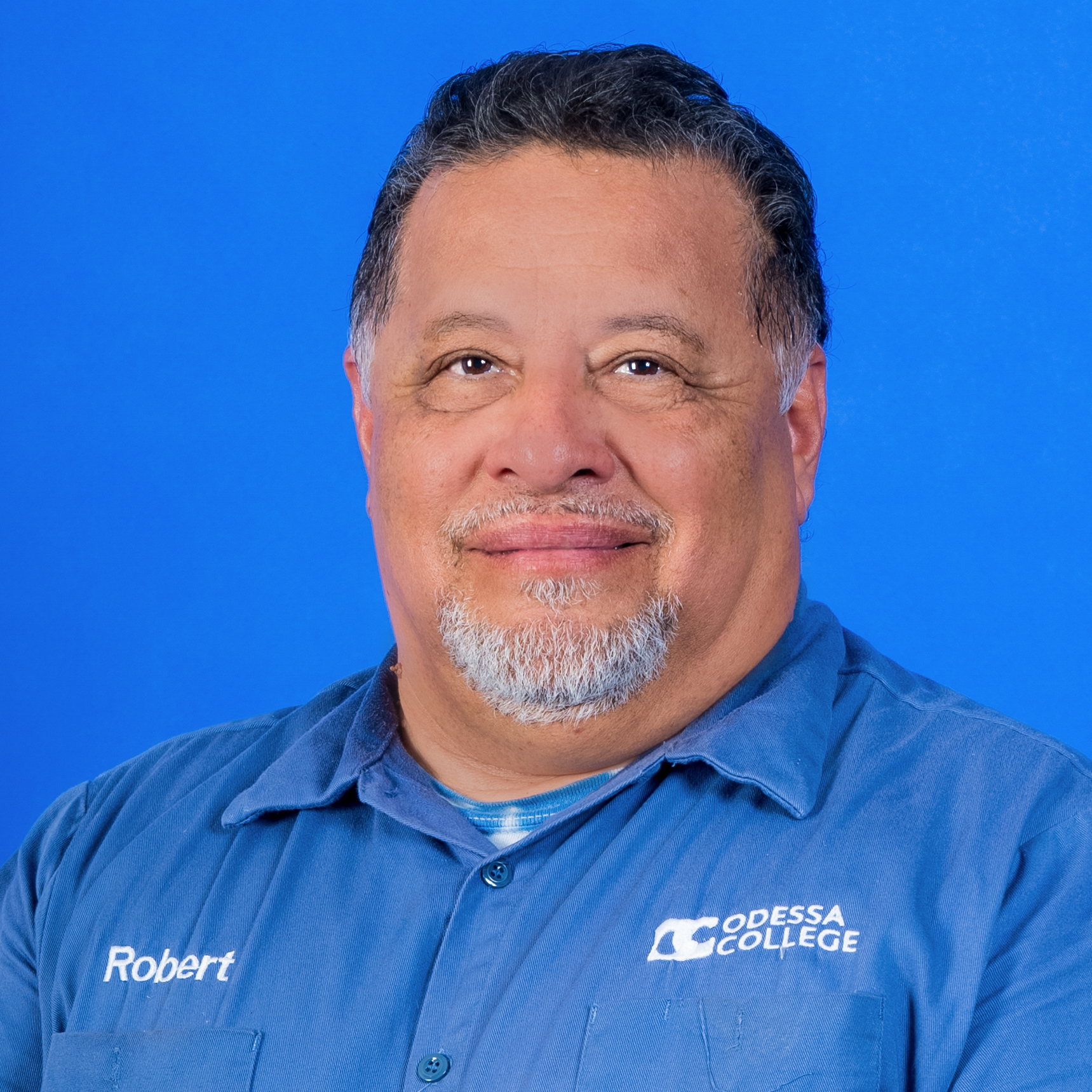 Headshot of Robert Gutierrez 