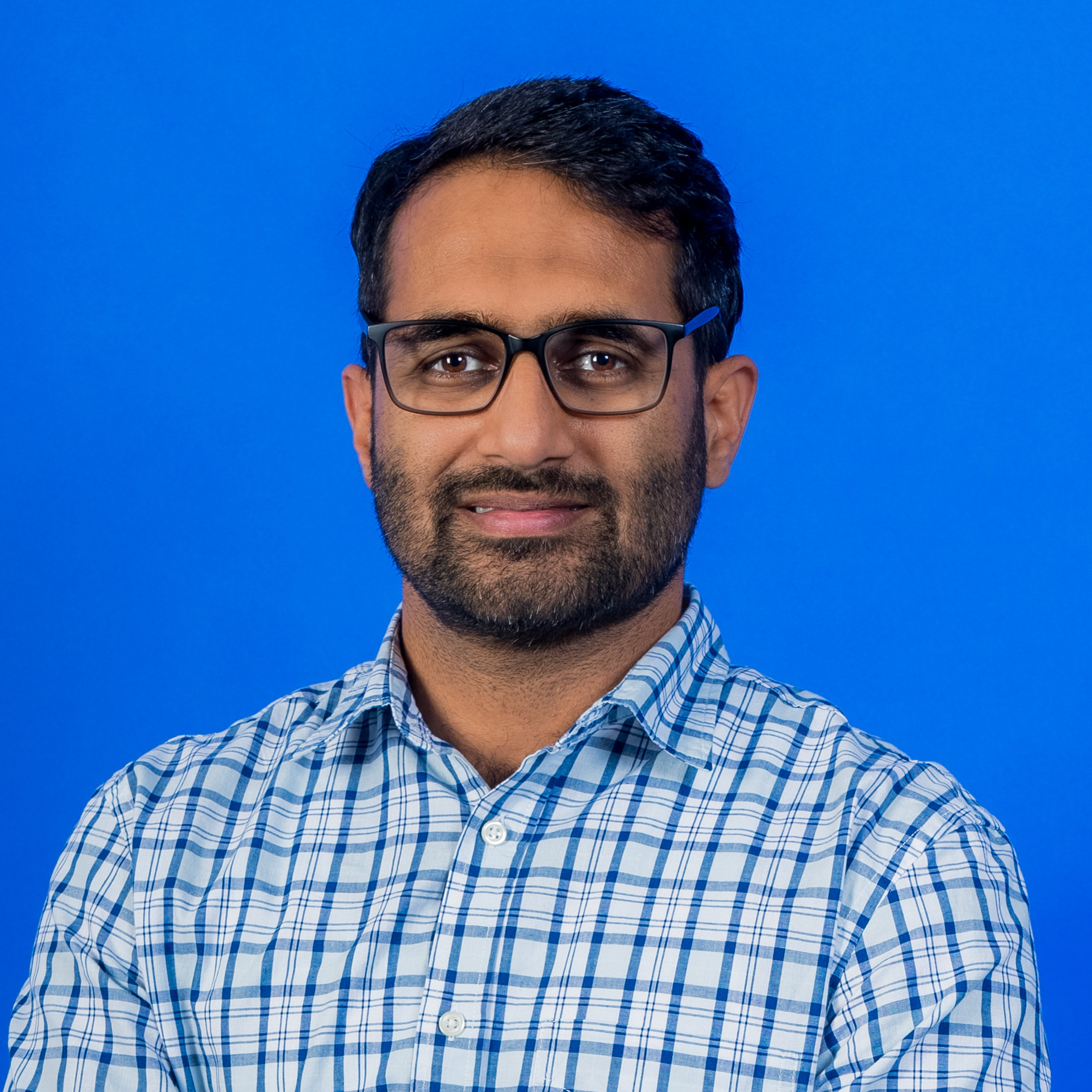 Headshot of Salman Mushtaq